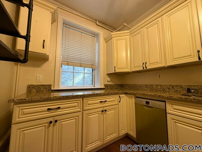 Photo - 1253 Beacon St Unit BB-3