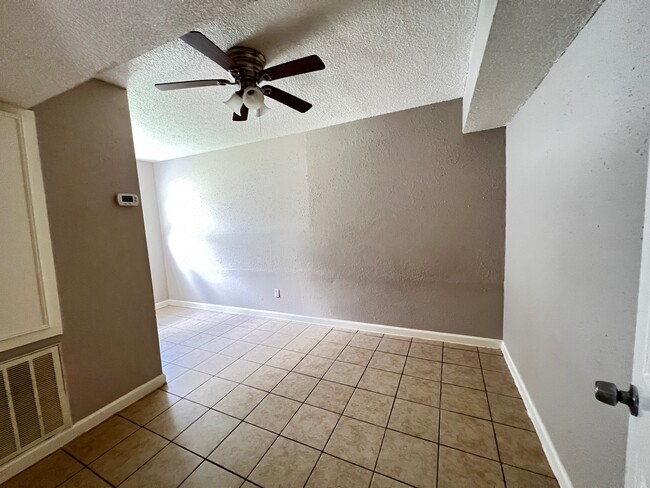 Photo - 14039 Eagle Pass St