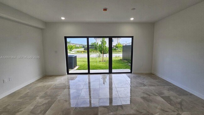 1305 NW 4th Ter