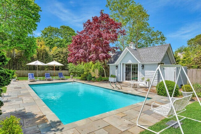 Photo - 35 Toylsome Ln