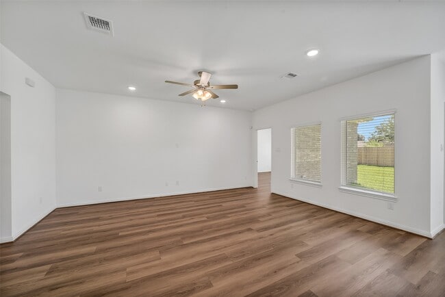Photo - 13614 Pine Dr