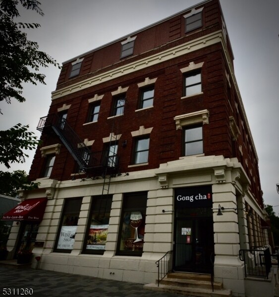 340 Millburn Ave 3A