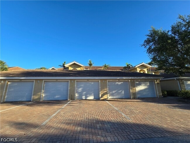 Photo - 1101 Winding Pines Circle Unidad 202