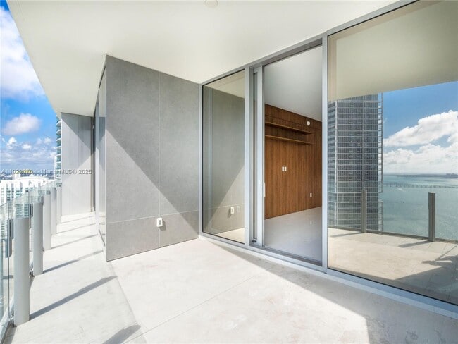 Photo - 300 Biscayne Blvd Way Unidad 4305W