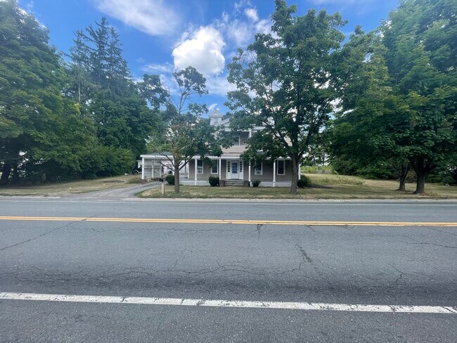 Photo - 415 NY-146
