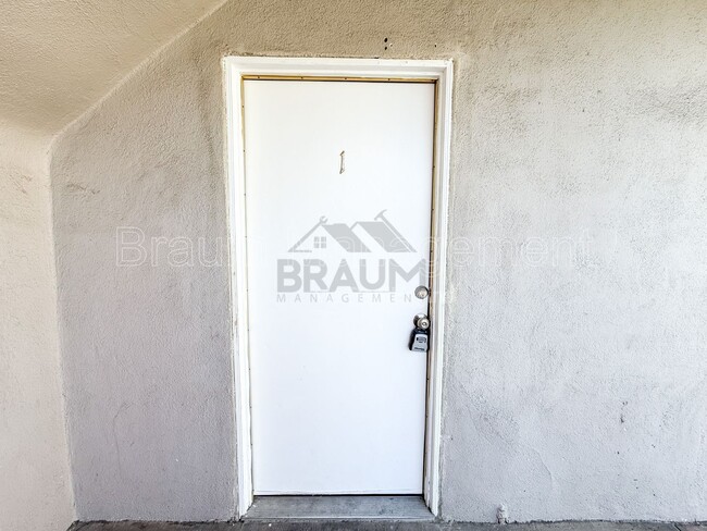 Photo - 6336 Tujunga Ave Unidad 1