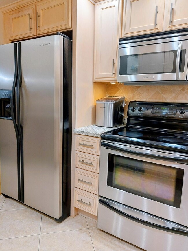 Building Photo - 2000 S Ocean Blvd Unit Lc