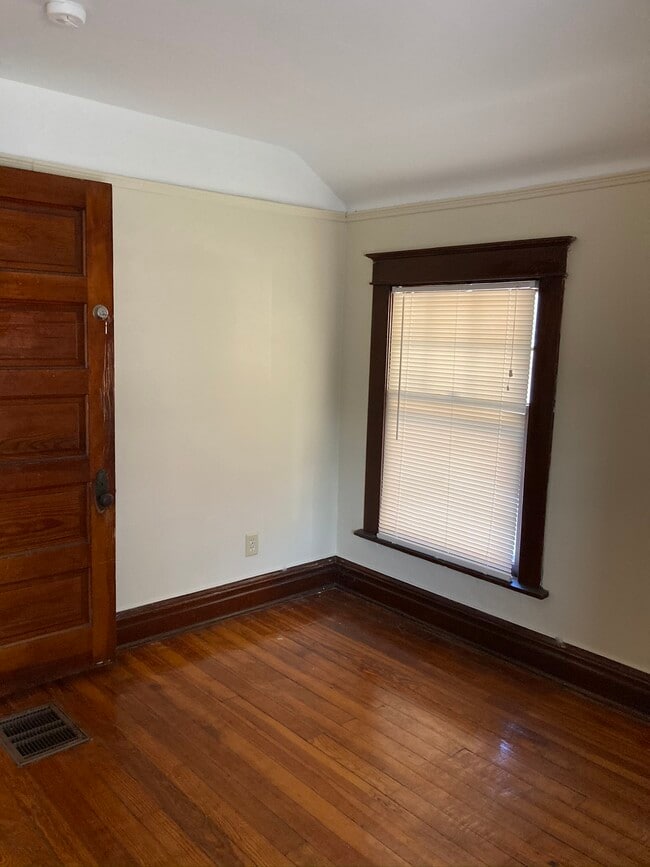 Photo - 817 W Vine St