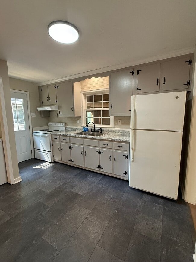 Photo - 2 Bedroom 1 Bath Rancher with Incredible Yard & Bonus Spaces