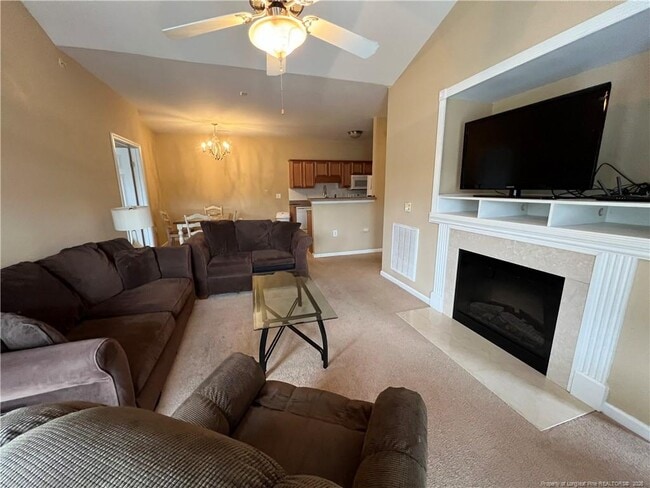 Photo - 621 Marshtree Ln