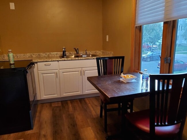 Photo - 930 Emerald St Unidad 2B