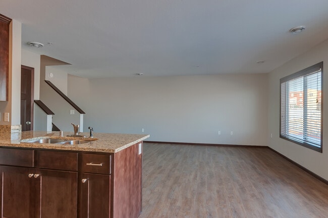 Photo - 667 Roberts Rd