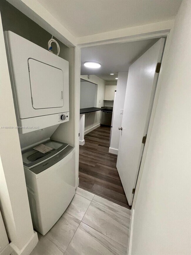 Photo - 4164 Inverrary Dr Unidad 106