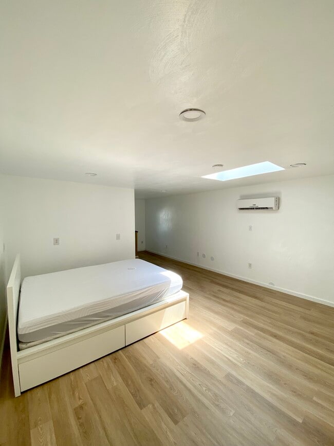 Bedroom - 531 Burleigh Ave Unit #2