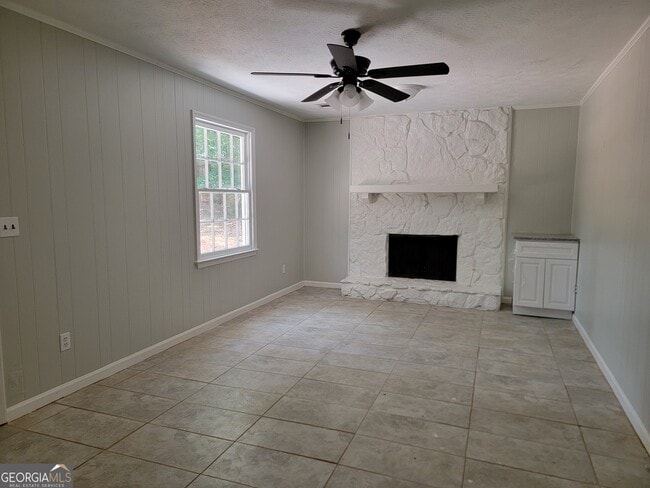 Photo - 679 Wellington Way