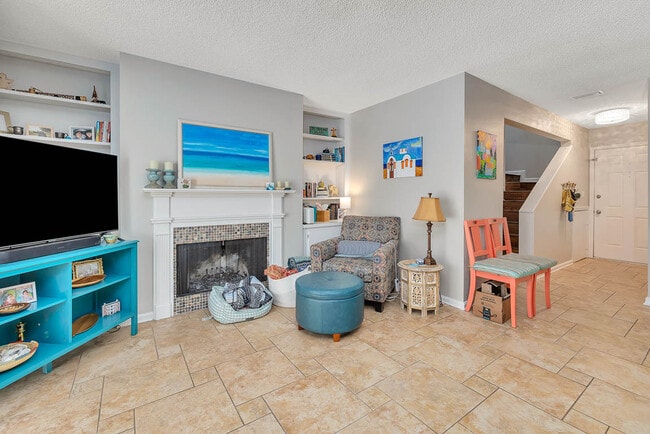 Building Photo - 132 S Island Square Dr Rental
