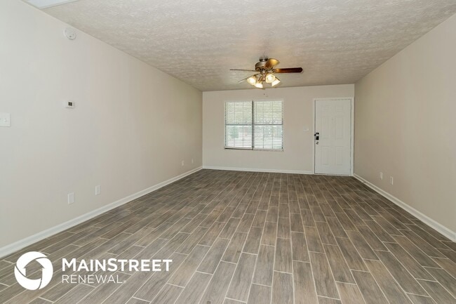 Photo - 732 Genesis Ln