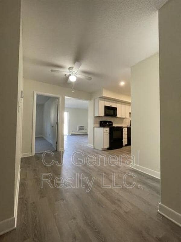 Building Photo - 106 Broad St Unit 33