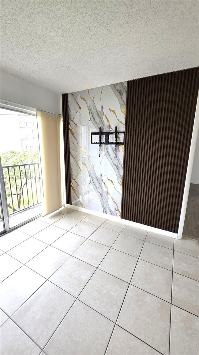 Photo - 8620 N Sherman Cir Unit 306