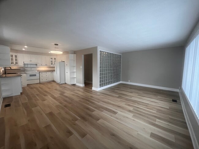 Photo - 96 Celestine Dr