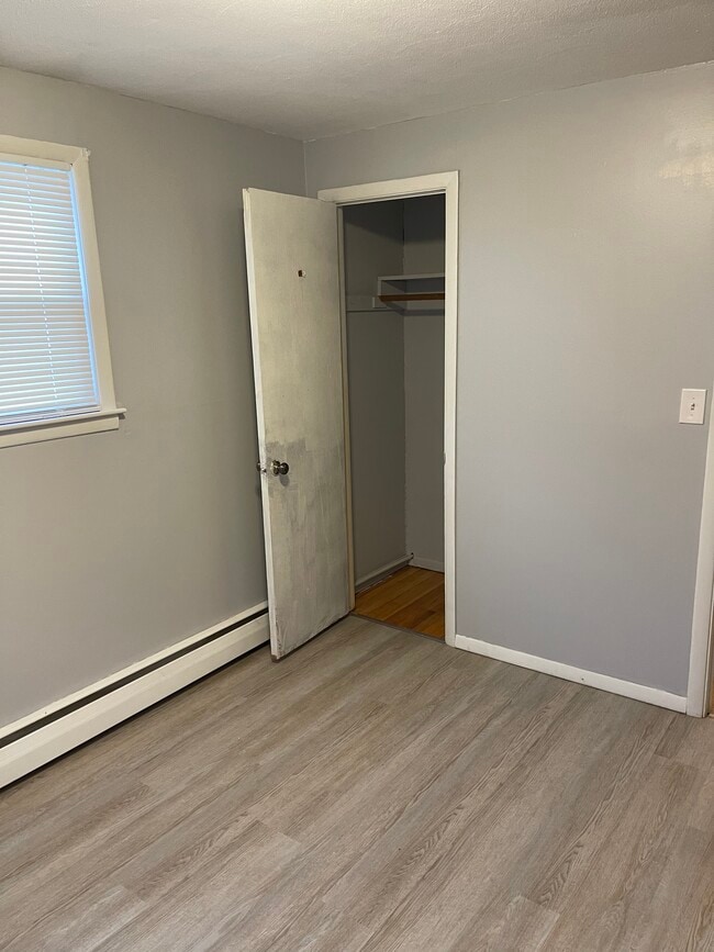 Closet bed - 7 Fern St Unit 7