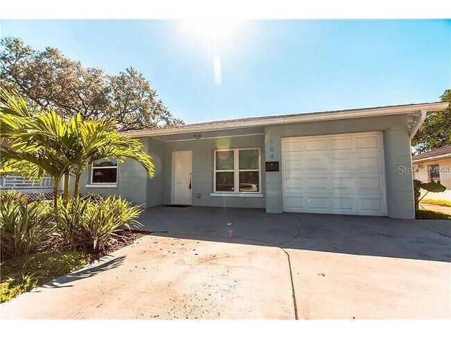 Photo - 104 W Osborne Ave