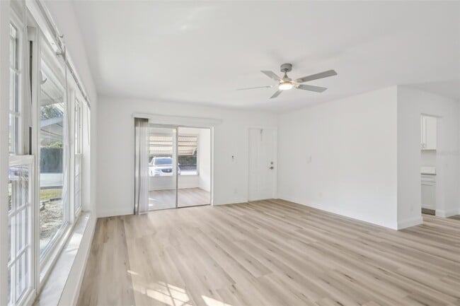 Photo - 11147 Acme Dr