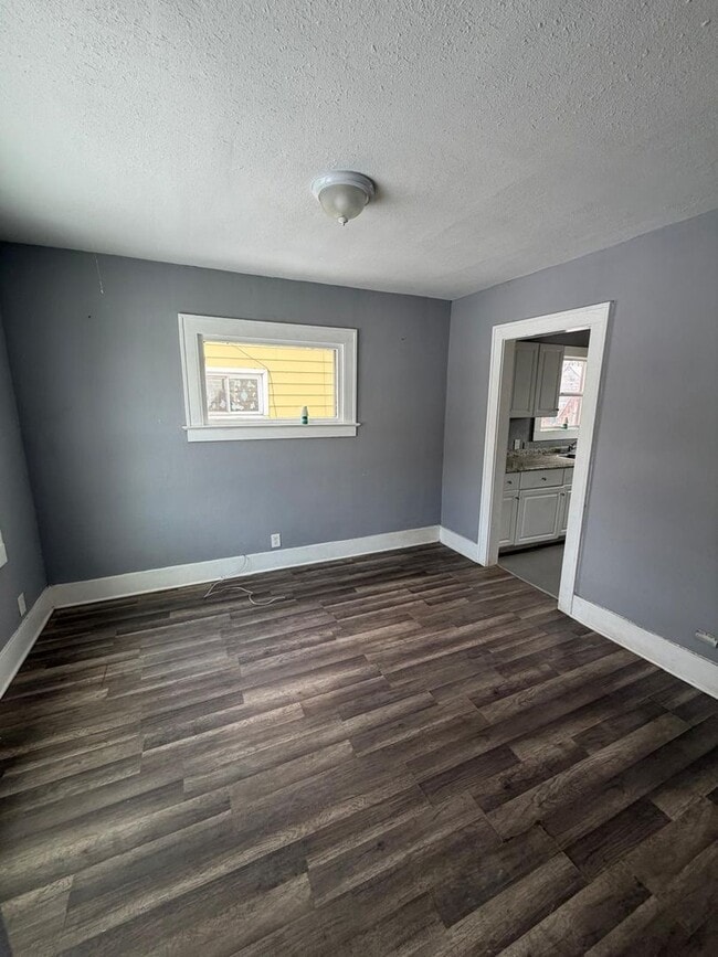 Photo - 3 bedroom Home Lower credit scores accepted with proof of income!!