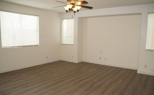 Photo - 494 Newberry Springs Dr