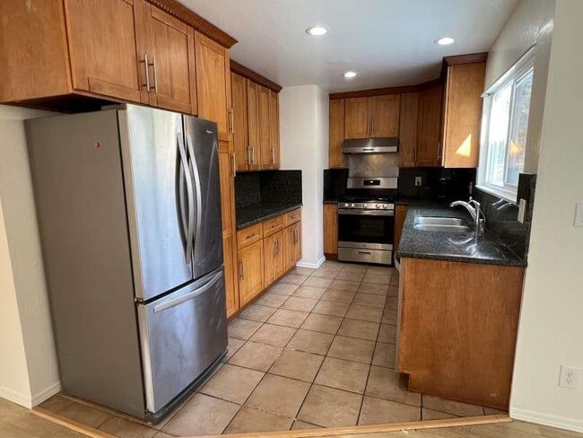 Photo - 425 Clauser Dr