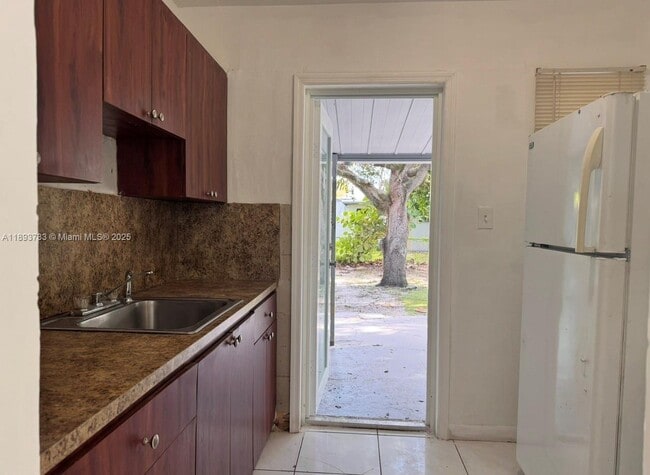 Photo - 550 NW 118th St