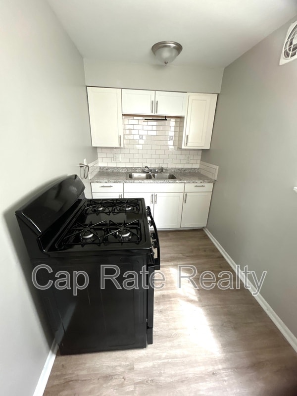 Photo - 2174 Sullivant Ave