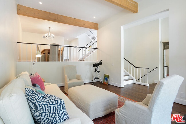 Photo - 17258 Palisades Cir