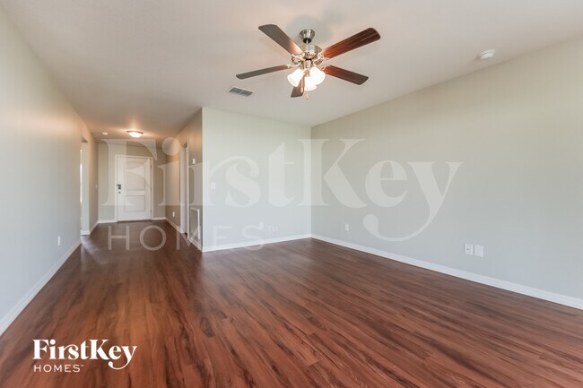 Photo - 1544 Swan Lake Cir