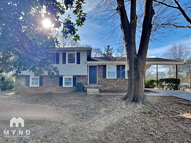 Building Photo - 1573 Lamont Ave