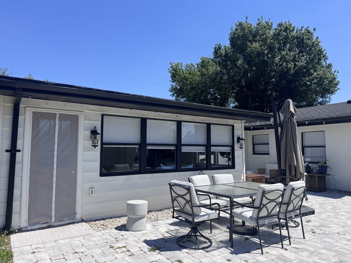 Photo - 2302 Hyde Park St