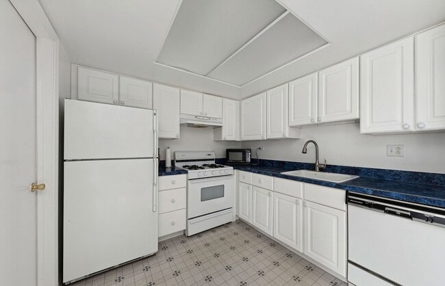 1817 Carlisle Ct