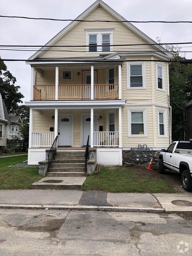 Building Photo - 19 Banks St Unit #1 Rental