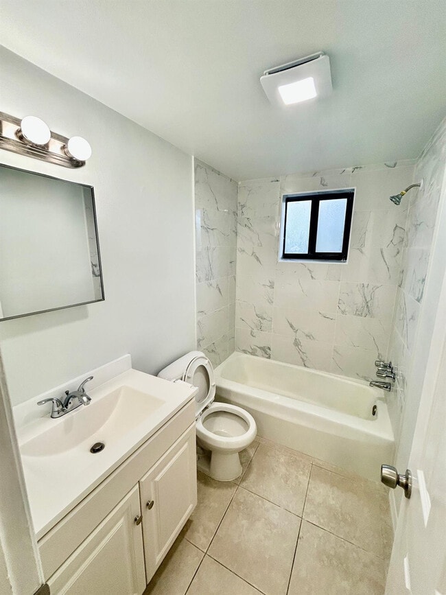 Photo - 2545 Taft St Unit 109