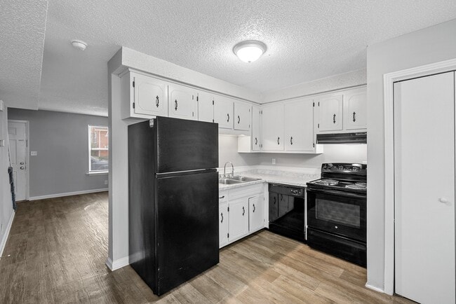 813 Golf View Pl