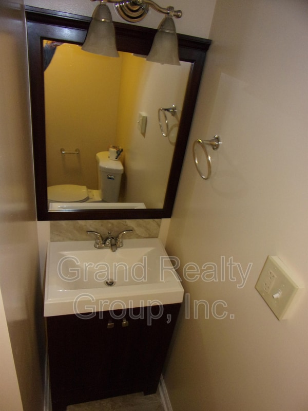 Photo - 337 Meadow Green Ln