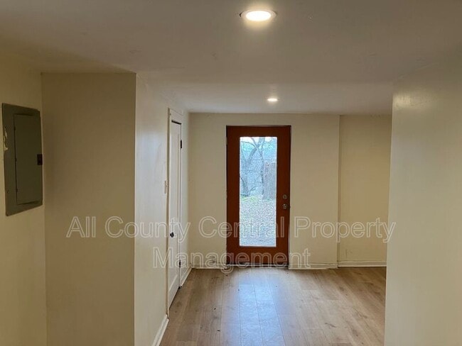 Building Photo - 2725 23rd St SW Unit 2