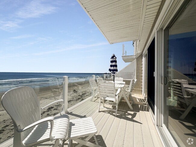Building Photo - Beach-front condo Fall/Winter rental Septe... Unit #5