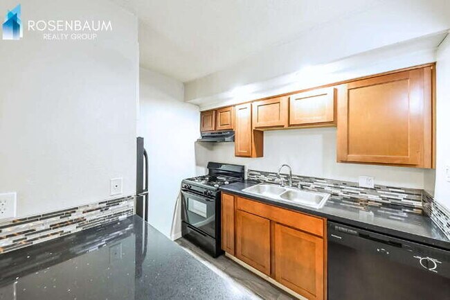 6320 N 16th St Unit 10