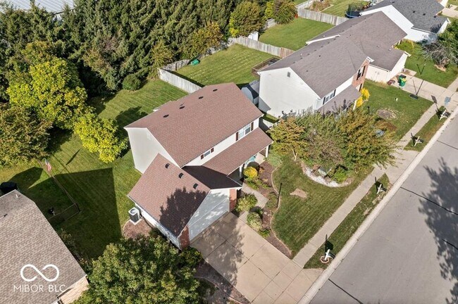 Photo - 404 E Pine Ridge Dr