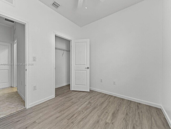 Building Photo - 27869 SW 133rd Ave Unit 1