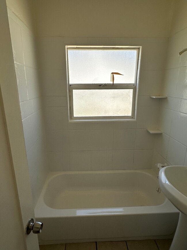 Photo - 4025 50th St