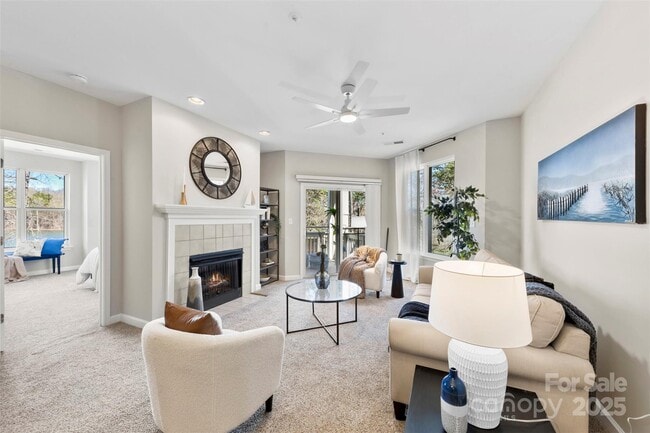Photo - 921 Northeast Dr