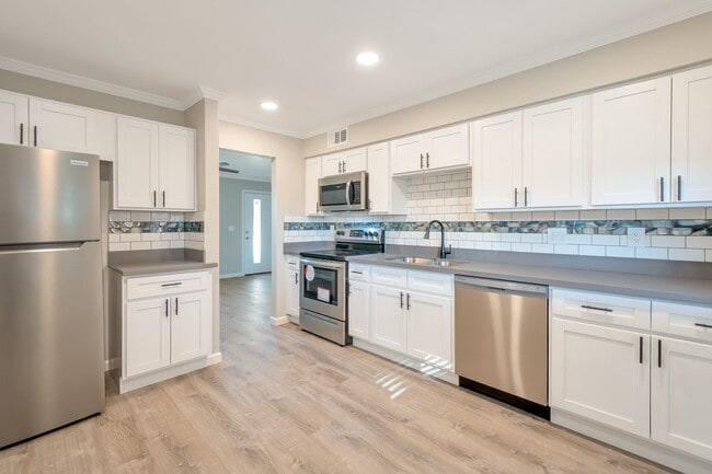 Montara Apartments