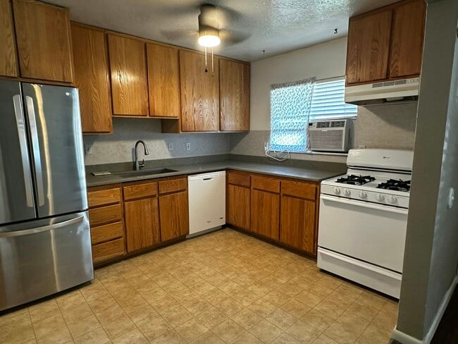 Photo - 2711 Orchard Dr